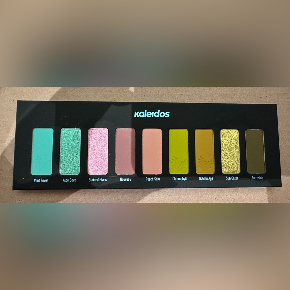 Kaleidos Flower Punk Palette. BNIB